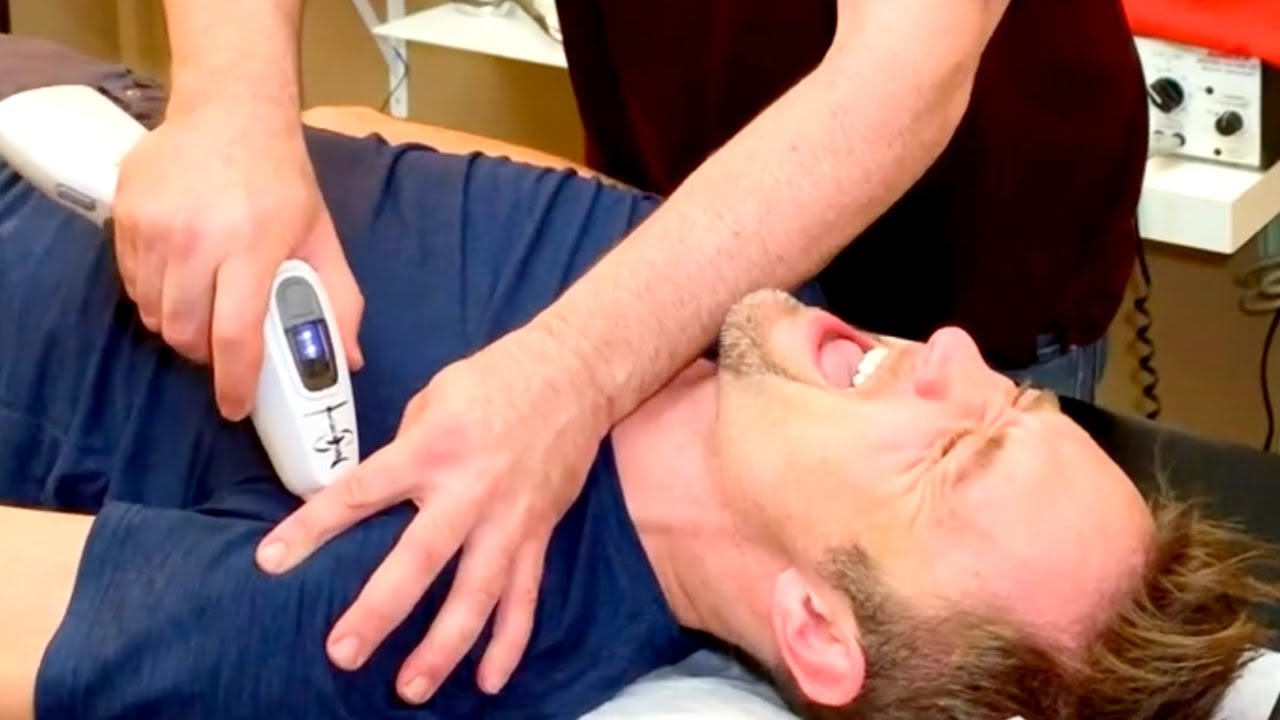 Professional NYC Dancer with CHRONIC SHOULDER CLICKING ~ Chiro Adjustment!