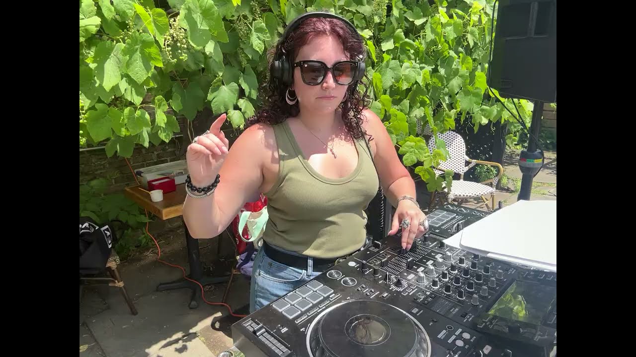 Nova North Djing at Captain Cookie (Clip 2) | Washington, DC