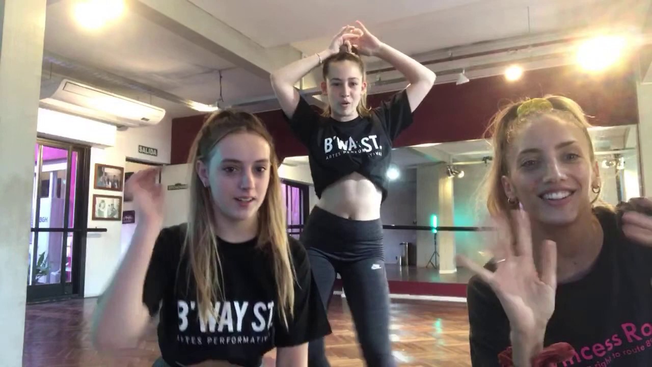 CLASE EN VIVO // COMMERCIAL DANCE By Delfi García Escudero