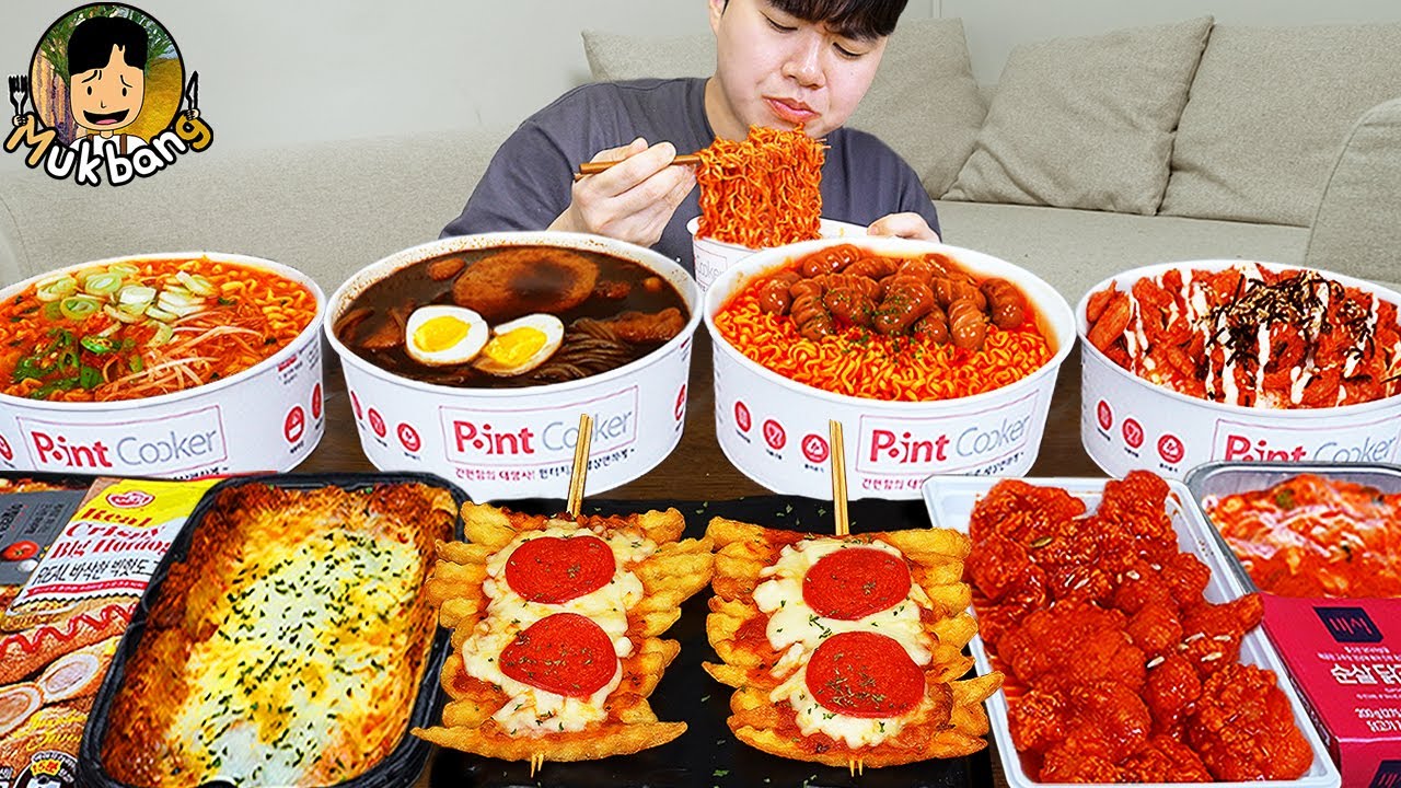 ASMR MUKBANG небольшой магазин, острый рамэн, хот-доги, кимбап, ттеокбокки !! Корейский магазин