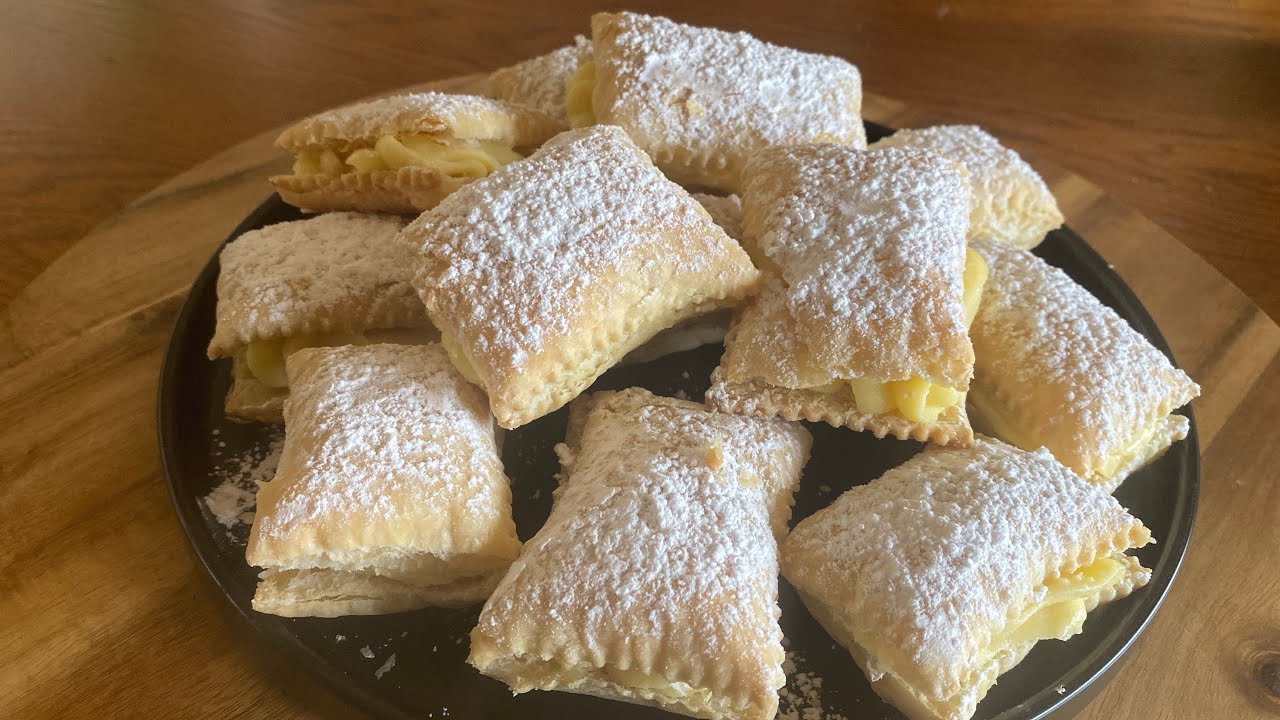 SPORCAMUSS! The famous Italian pastry from Puglia