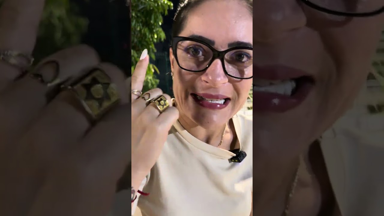 Está ruindo as unhas de nervoso 