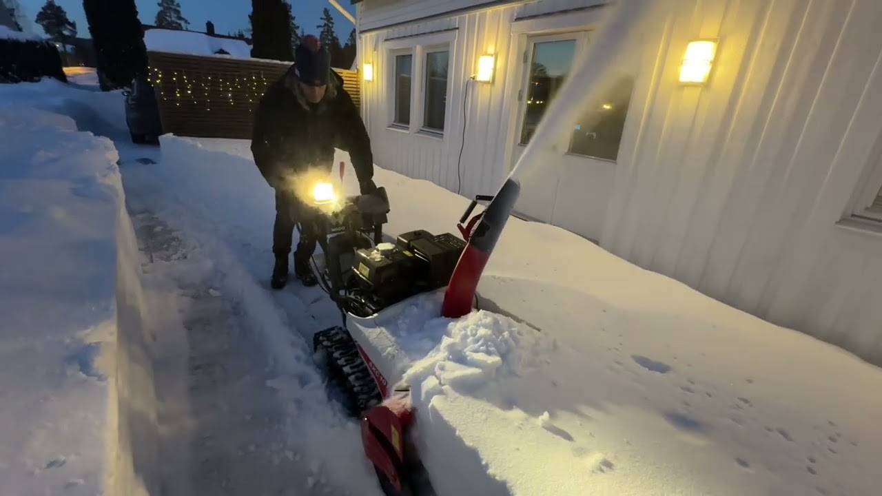 Old hard snow cleaning the terrace with Wado 1070 snowblower