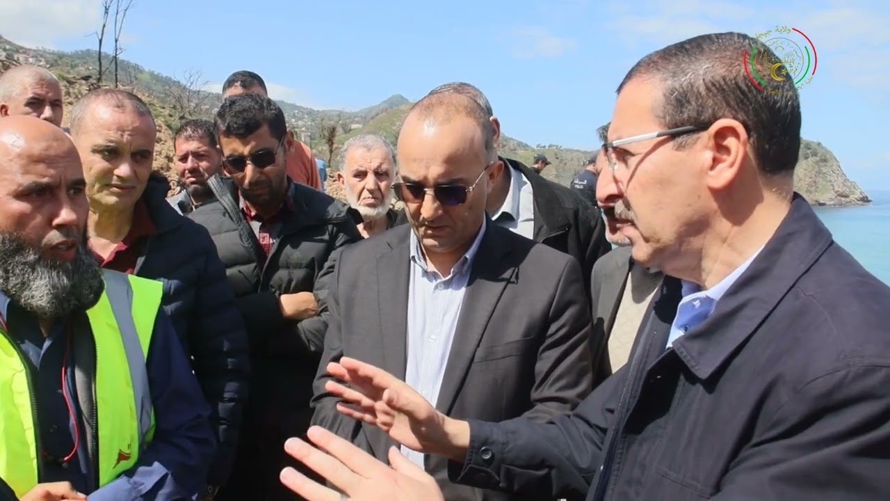 السيد الوالي #أحمد_مڨلاتي يعاين انزلاق بولخماس ببلدية زيامة منصورية