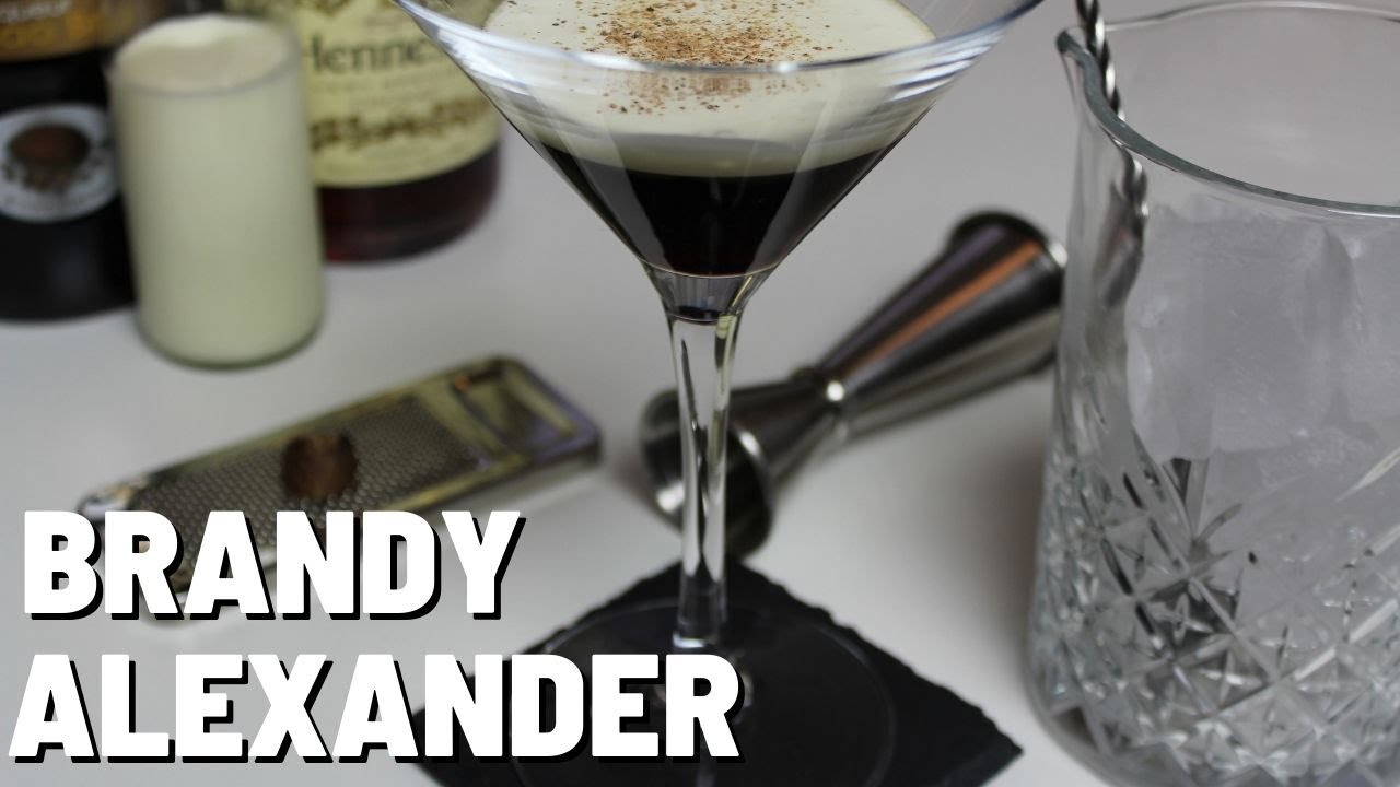 Das Brandy Alexander Cocktail Rezept. Ein fabelhafter Creme de Cacao Cocktail mit Hennessy Cognac