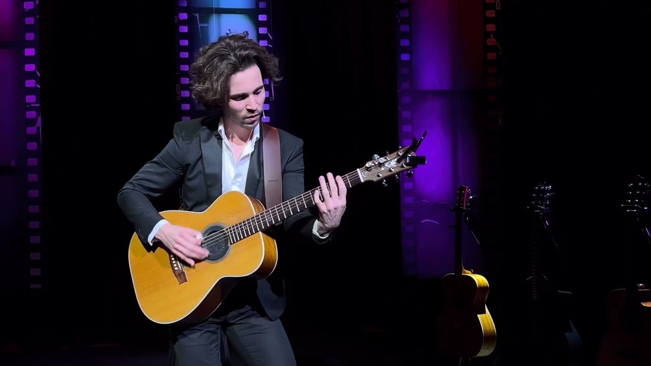 Mart Hillen plays ‘Eye of the Tiger’ from the movie ‘Rocky’