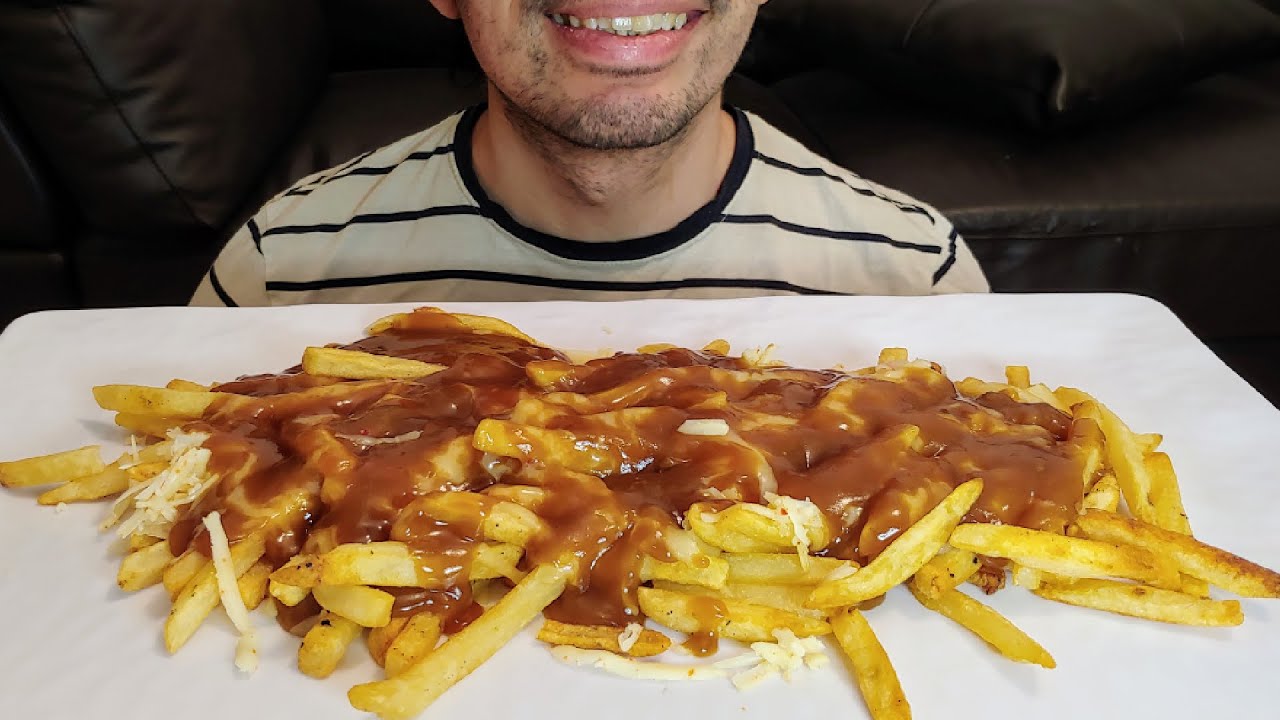 DELICIOUS POUTINE WITH SPICY CHEESE, FAST FOOD MUKBANG EATING SHOW