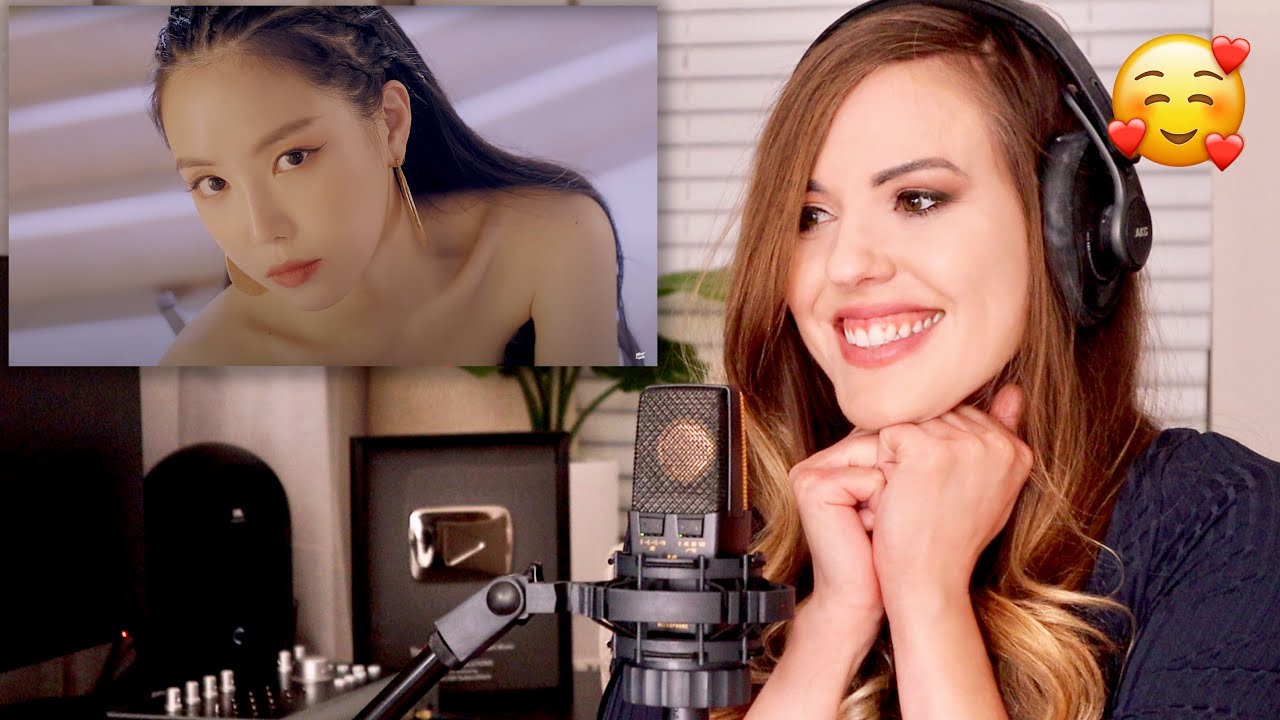 Apink 에이핑크 덤더럼(Dumhdurum) MV - SINGER REACTION