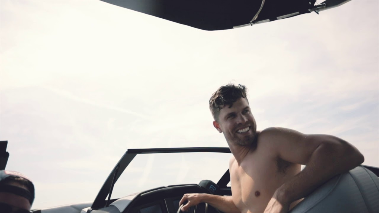 WE GET A NEW BOAT | VLOG² 34