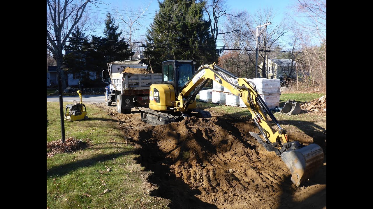 Cat 305.5e2 Excavating Gravel