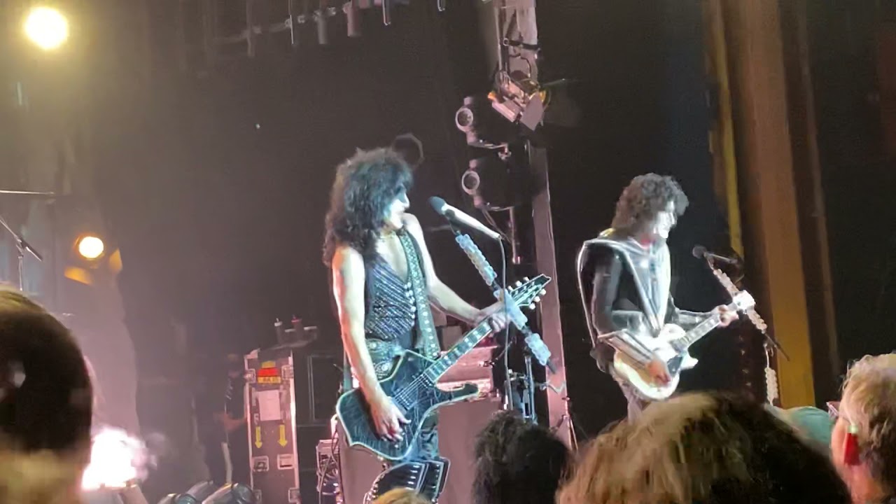 KISS - We Are One KISS Kruise X