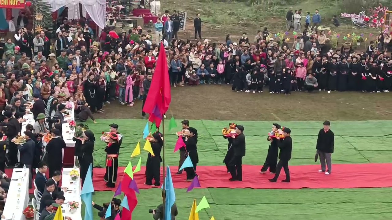 2026 màn Múa lân bị ngã là có thật mọi người ạ