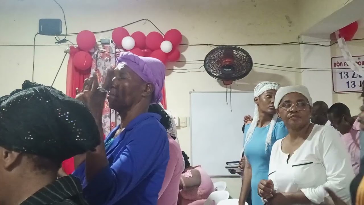 vin beni avèk nou nan adorasyon avè fr claude nan 57 ecos des elus