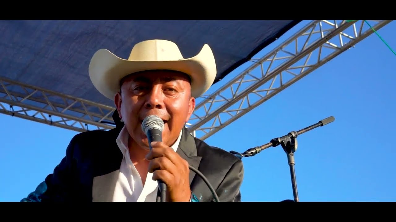 REGULO VALENTIN Y SUS ORIGINARIOS DE TIERRA CALIENTE