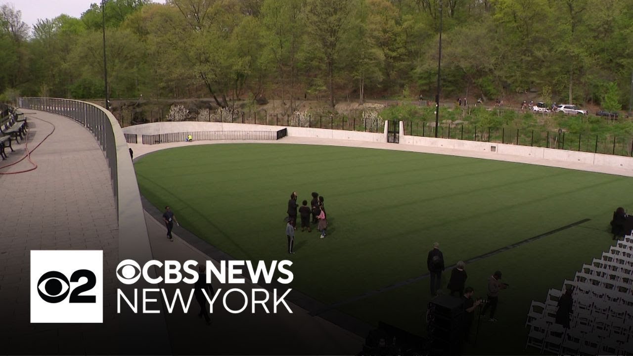 New community center unveiled next to Central Park's Harlem Meer Pond