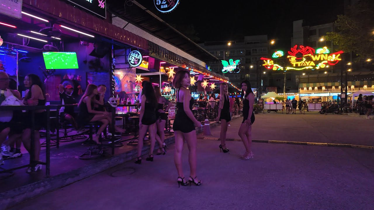 Pattaya Tree Town Nightlife, Thailand - 4K 30FPS