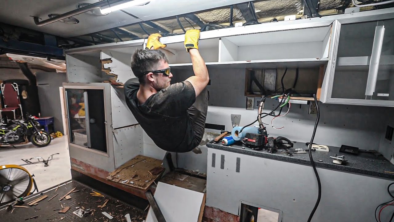 Stripping an Ambulance in 30 Minutes