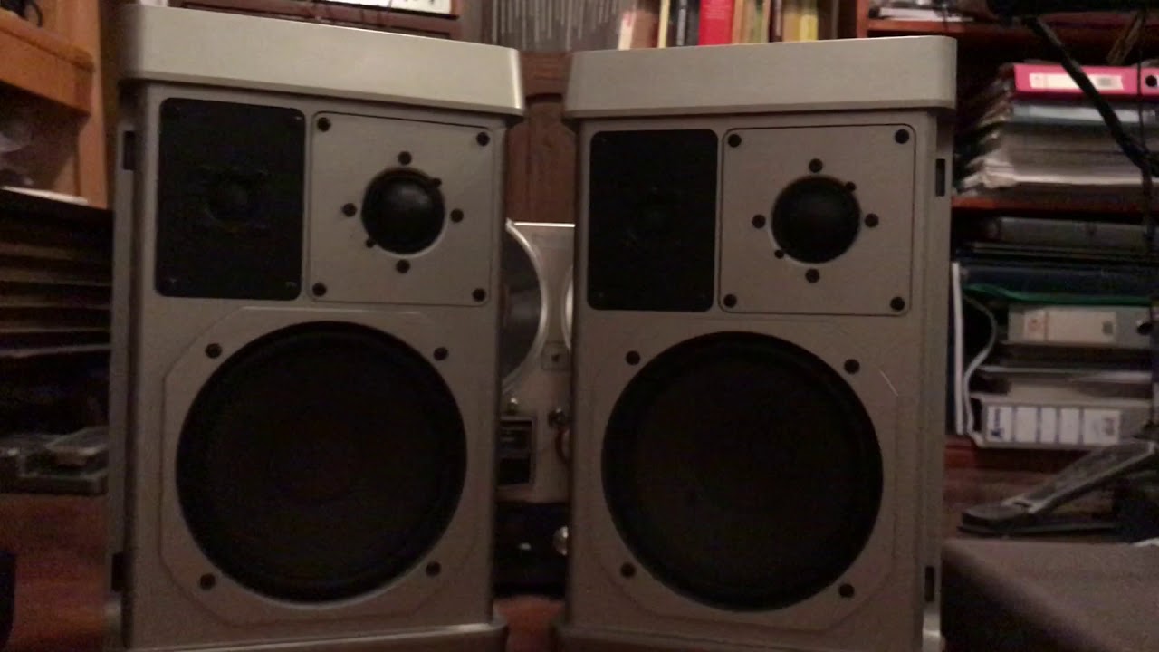 Prueba Parlantes Grundig Box M600