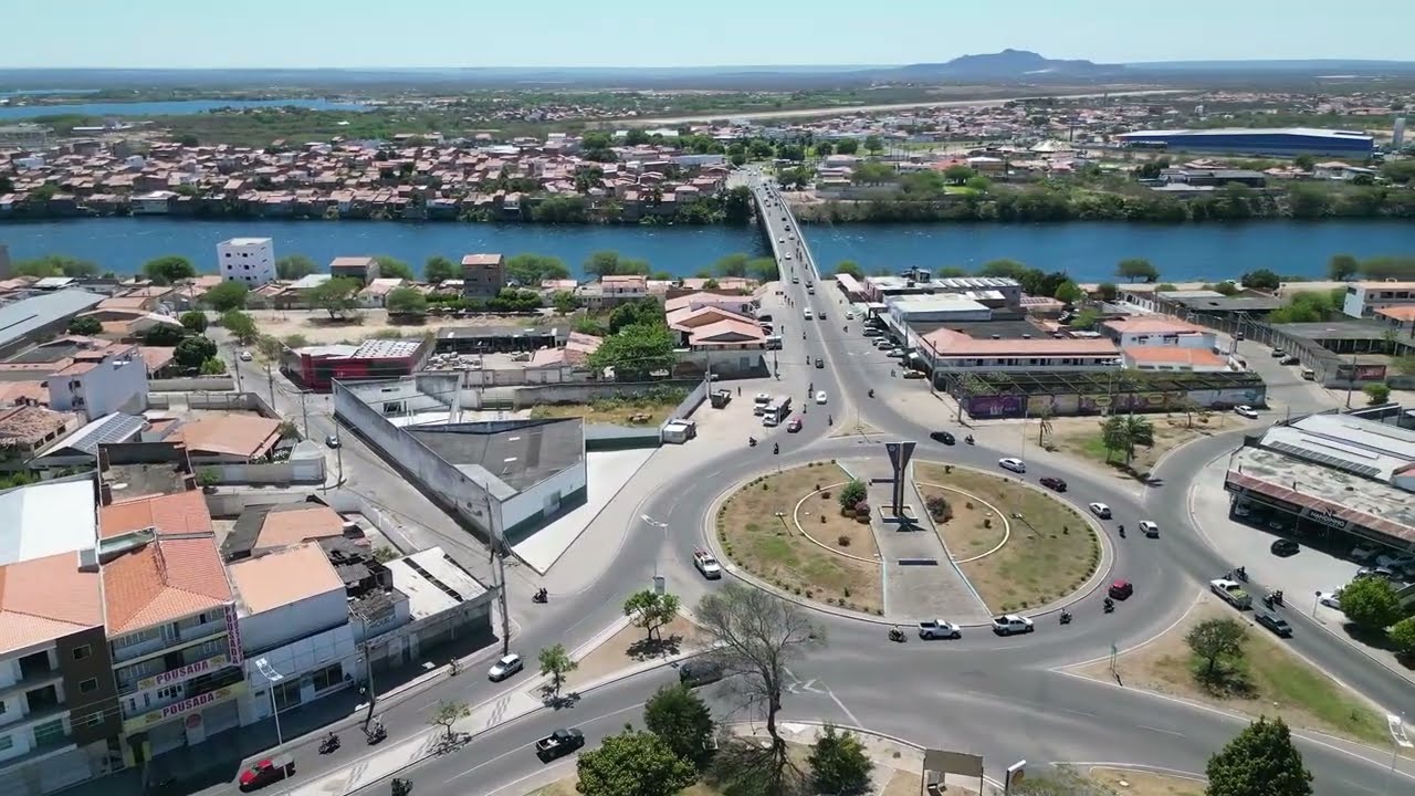SOBREVOANDO A ILHA DE PAULO AFONSO - BAHIA - NORDESTE