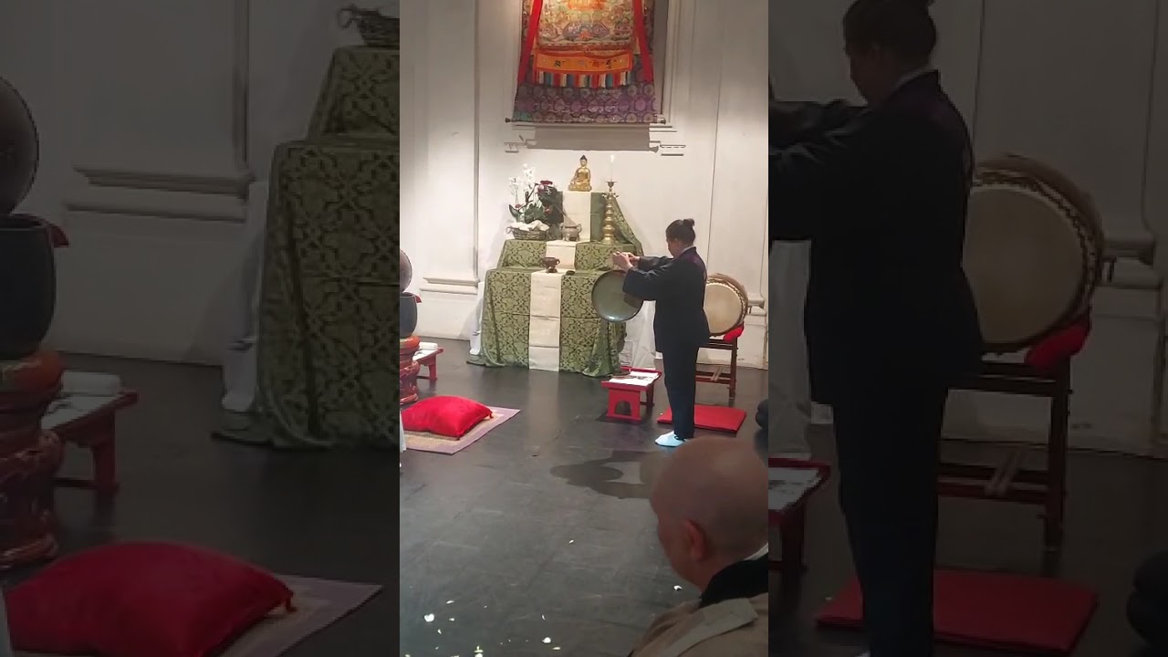 Cerimonia Vesak a Torino, con Shōmyō e cimbali