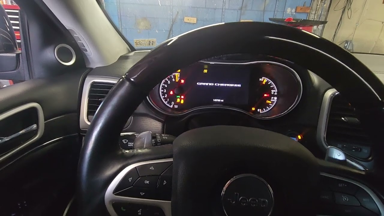 2018 Jeep Grand Cherokee reset oil light.#automobile #mechanic #jeep