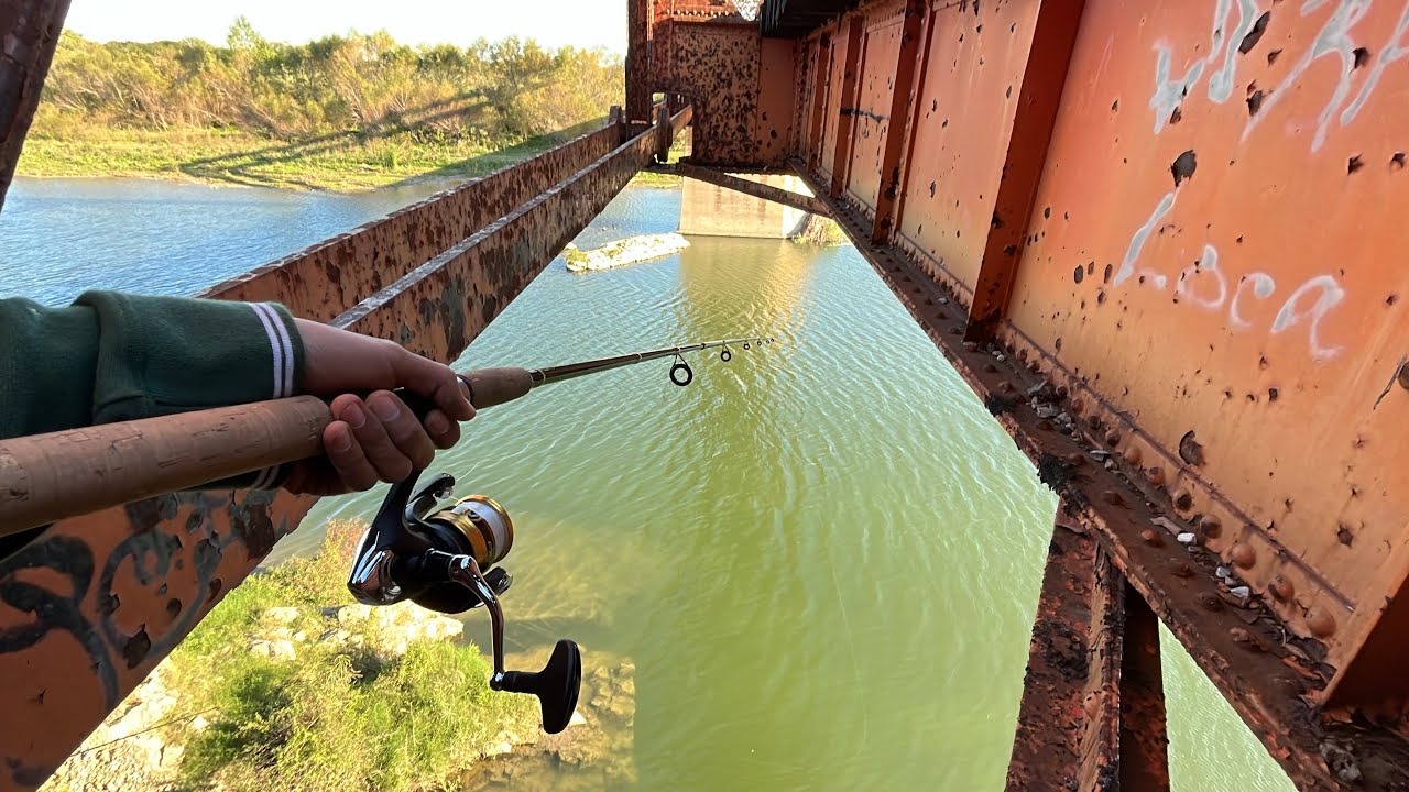 Pescando en el puente de San Juan en Cadereyta N.L