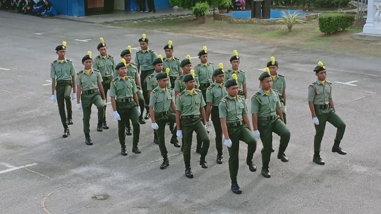 KAWAD KAKI DAN FORMASI KADET BERSATU MALAYSIA Teknik Melaka ( JOHAN )