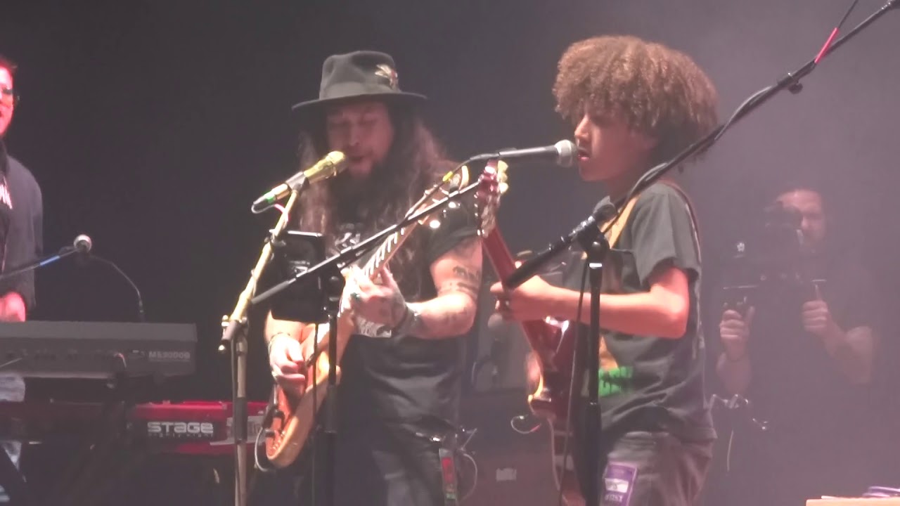 Shakedown Street - Twiddle with Brandon 