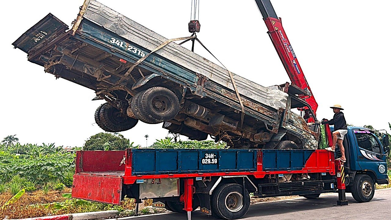 The Man Transformed A Rusty Old Truck Into A Masterpiece // Even The Previous Owner Wants It Back!