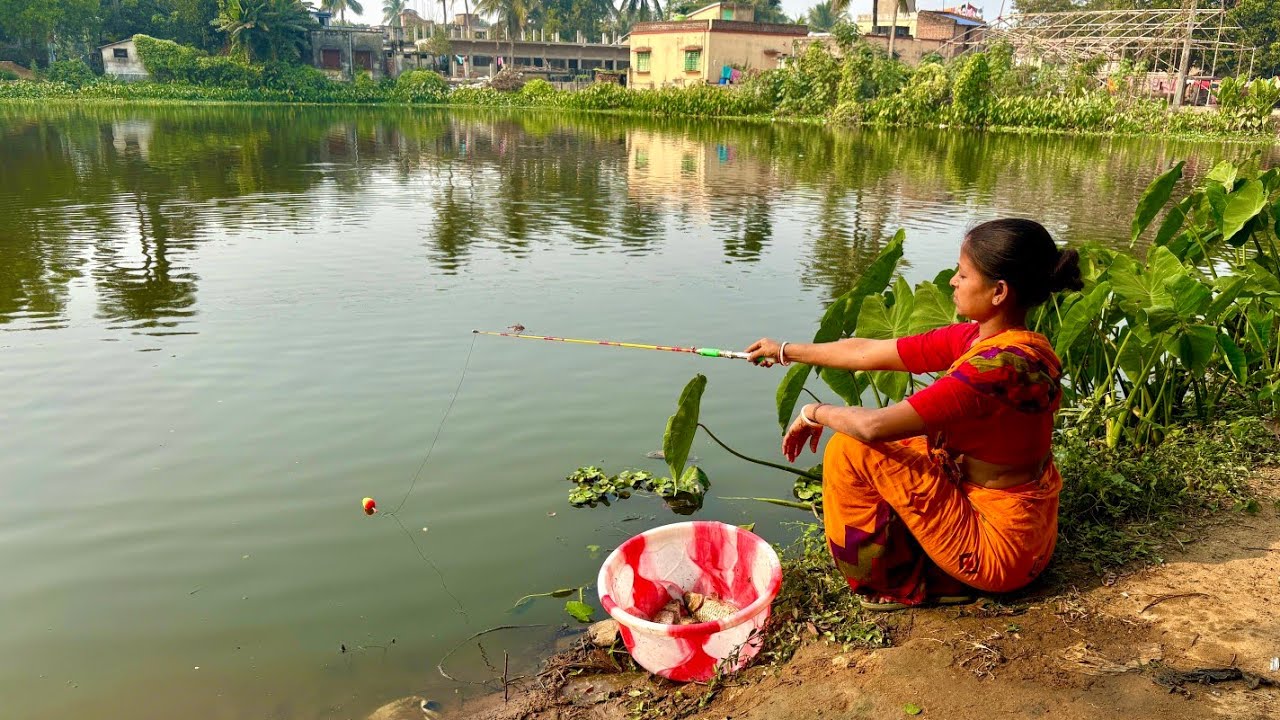 Fishing Video 🐟 || The skilled village girl collects money by fishing constantly || hook fishing