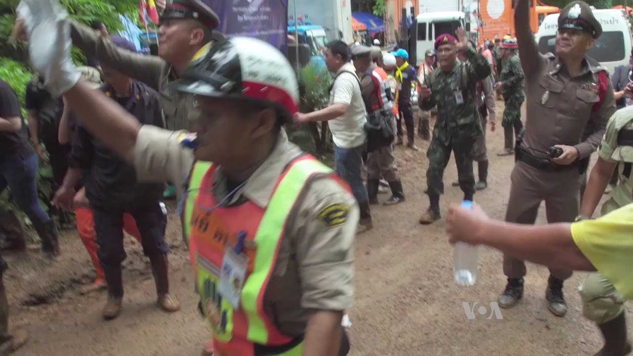 International Aid for Thai Soccer Team Trapped in Cave