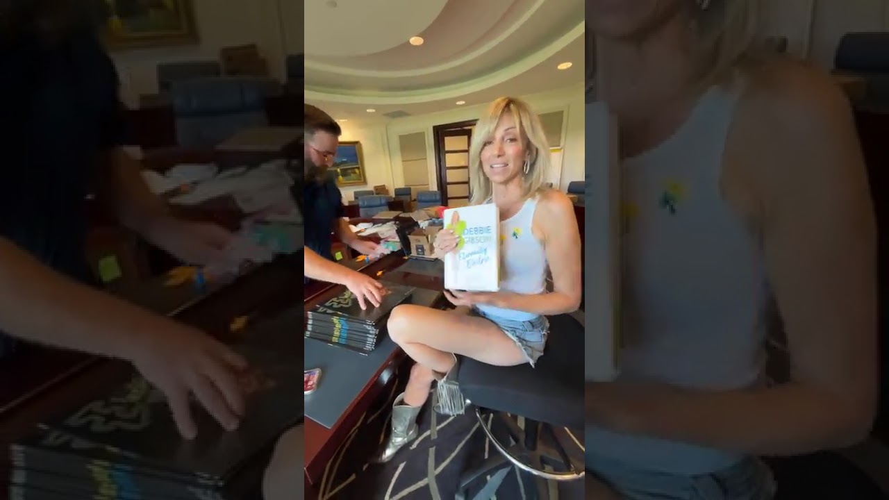 Debbie Gibson Facebook Live Signing Bundles