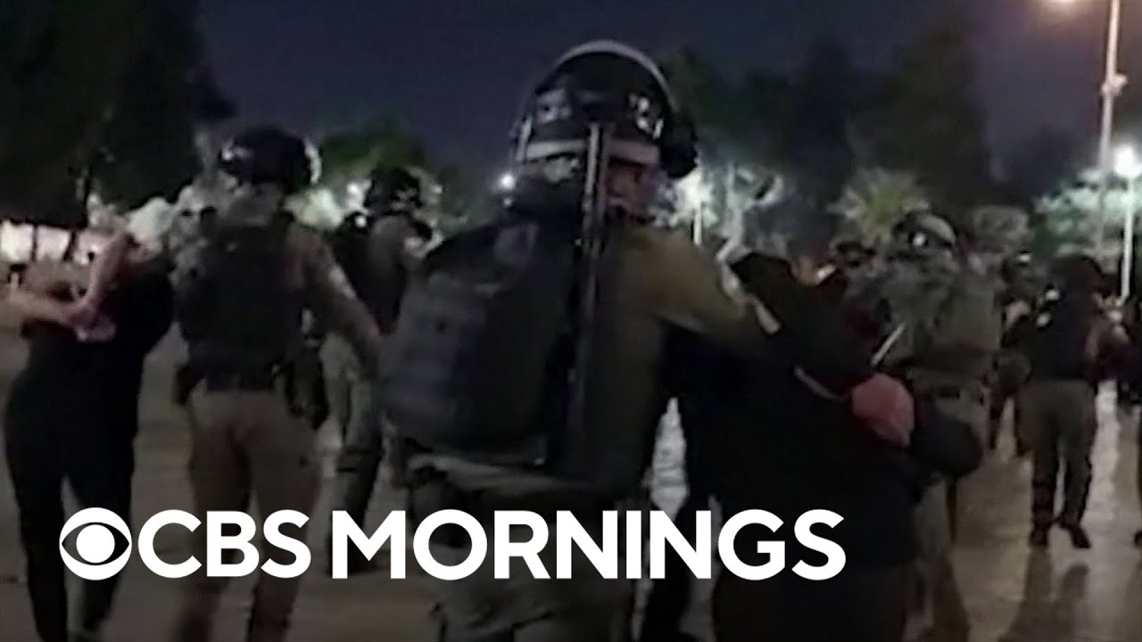 Israeli police storm Al-Aqsa mosque in Jerusalem