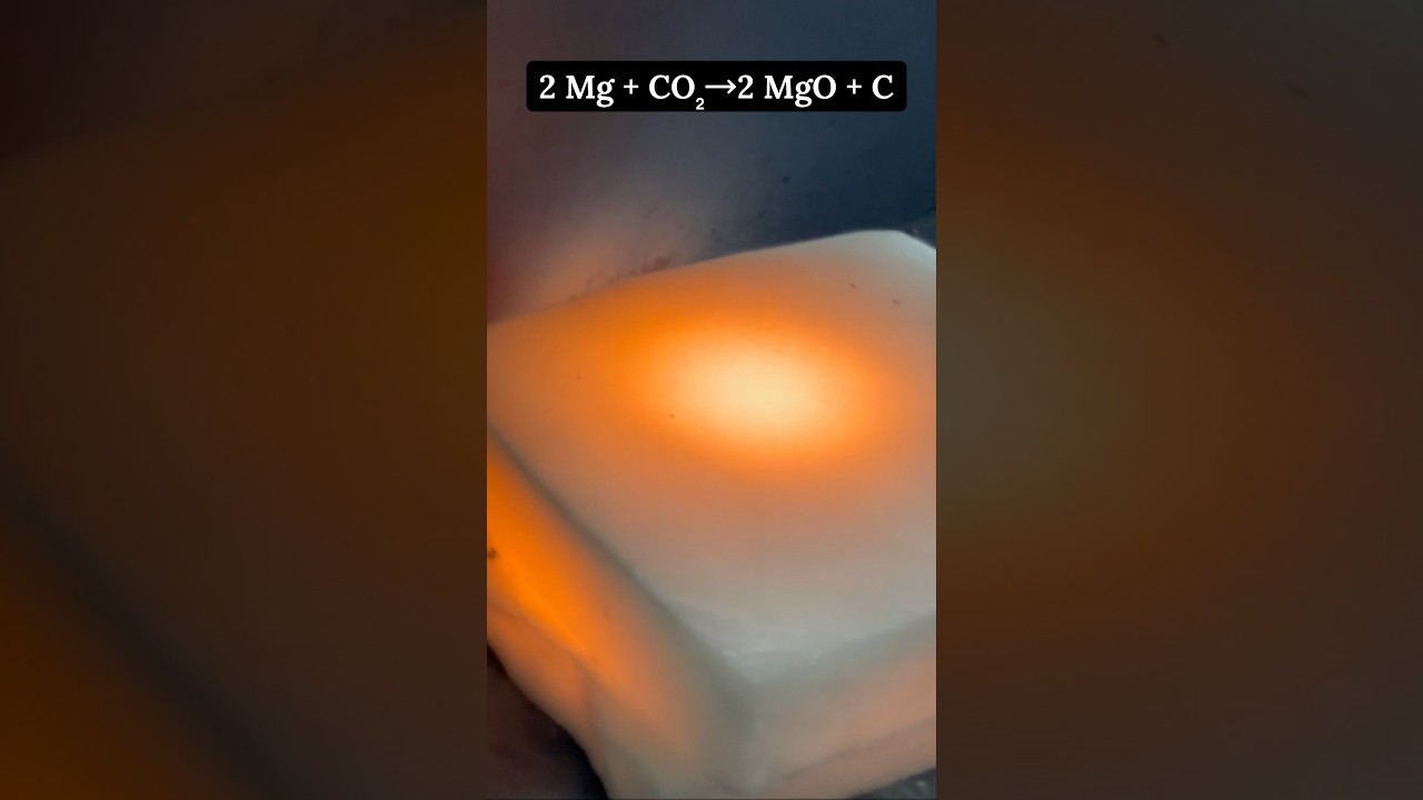 Removing carbon from carbon dioxide 🧪 #chemistry #CO2 #chemicalreaction #chemist  #chemistryteacher