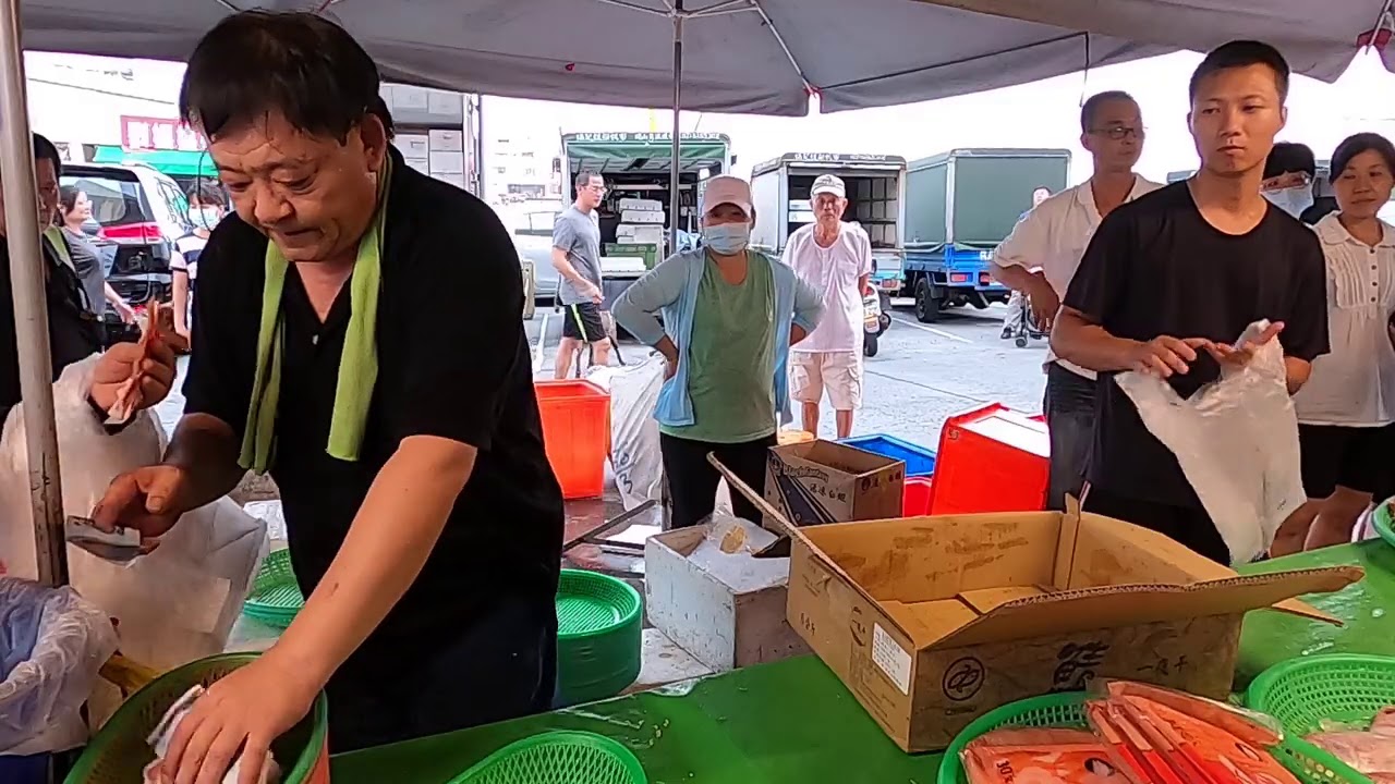 青衣鸚哥有夠便宜清掉-興爸客海鮮叫賣拍賣高雄蚵仔寮漁港142
