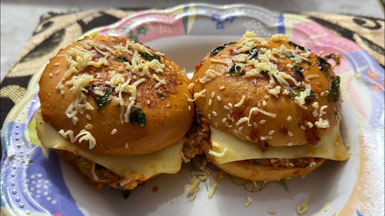 Cheese panner burger 🍔😍