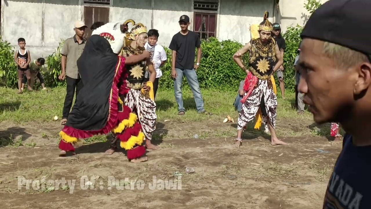RAMPOKAN PERANG BARONG KUDA KEPANG CAHYO MUDO BUDOYO