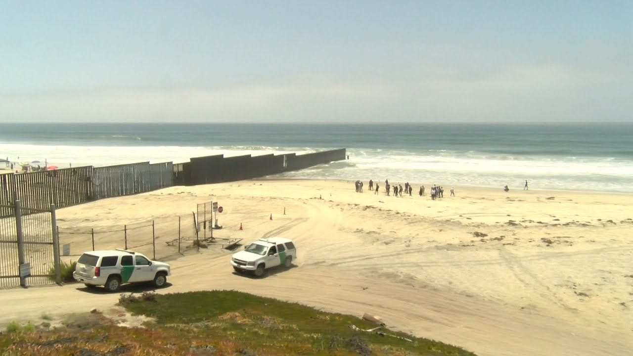 Teens From Middle East Visit US Border, Discuss Israeli-Palestinian Conflict