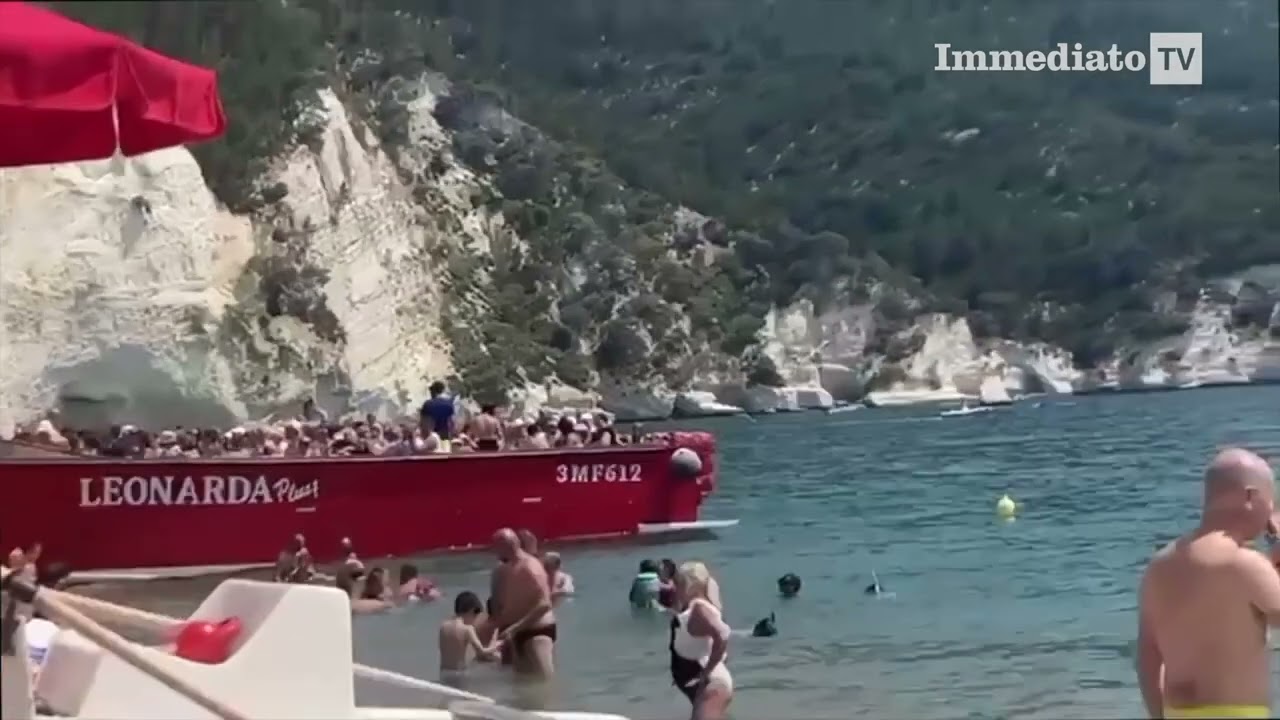 TROPPI BARCONI NELLA BAIA DI VIGNANOTICA. L'IRA DEI TURISTI