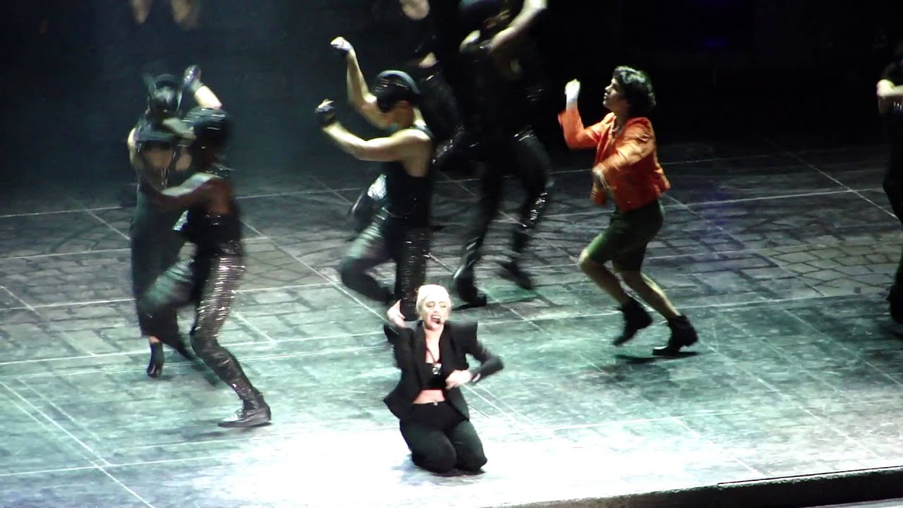 Born This Way Ball - Scheiße