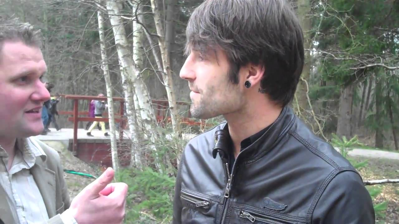 MORE BACKSTAGE: SEAN DHONDT ZINGT TITELSONG 'DE 5e BOOG' - EEN GESPREK