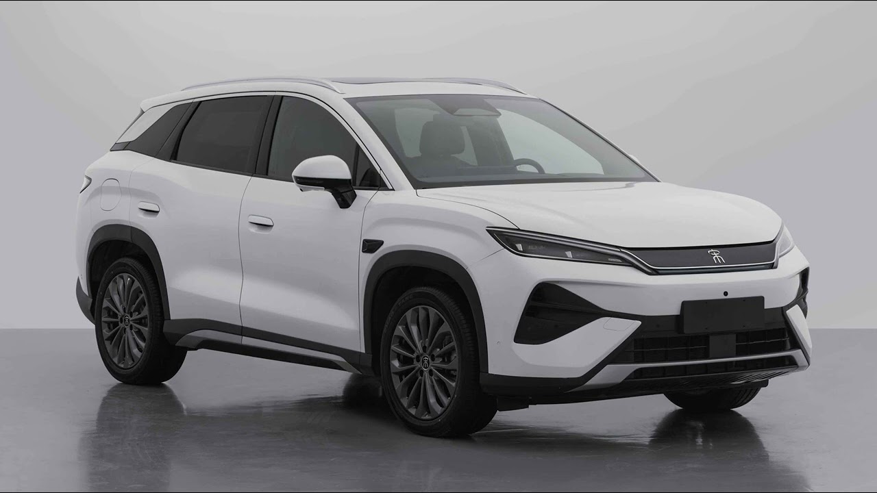 Компания BYD представляет Song Ultra: новый флагманский электрический внедорожник.