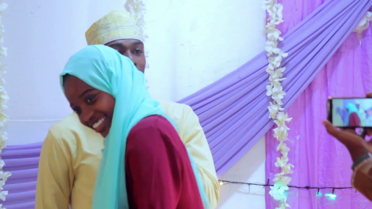 Yuzar - Barua isome (Live performance in TC)