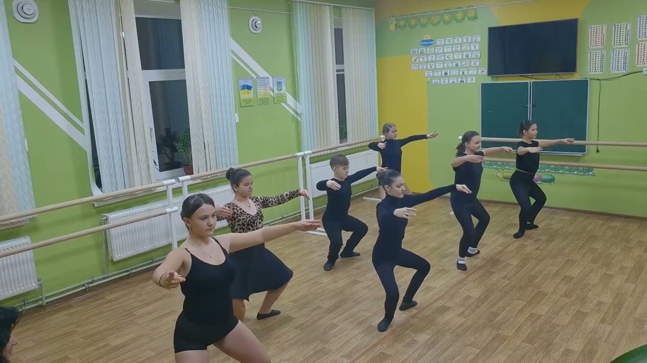 Відкритий урок учнів класу хореографії. 1 клас. ( Старша група )