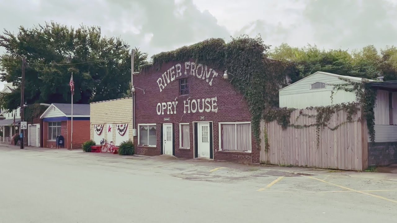The Hidden Backroad Small Towns along the Ohio River in Illinois - Cave-in-Rock State Park