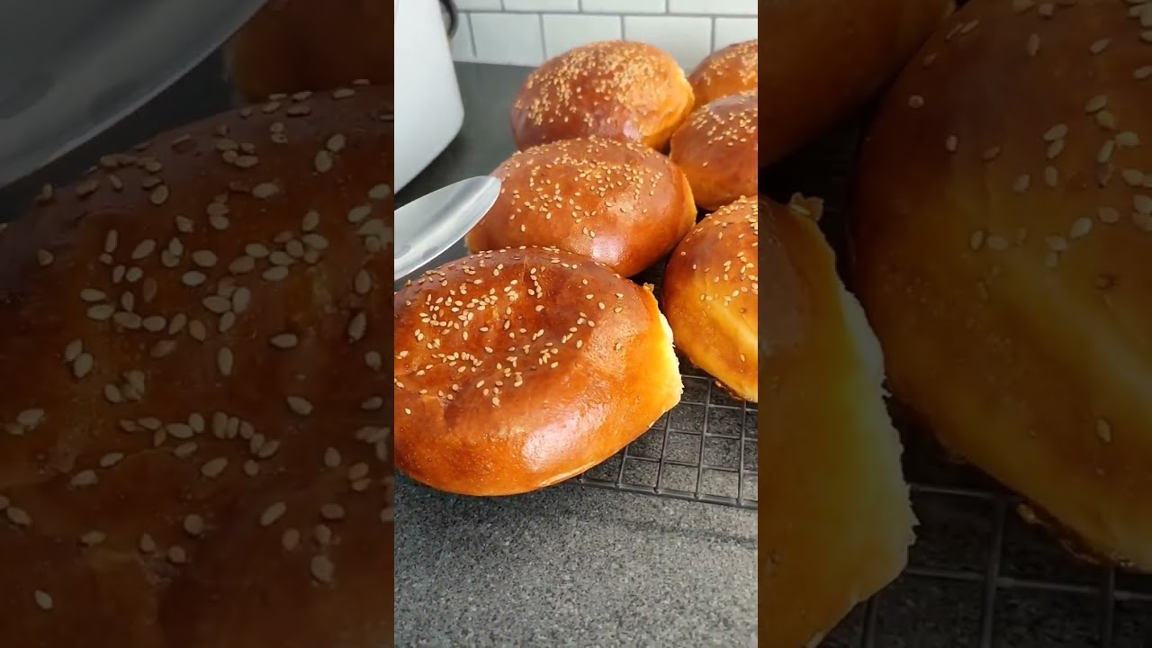 Des pains burgers ultras moelleux au Thermomix avec un ingr&eacute;dient secret 🥰