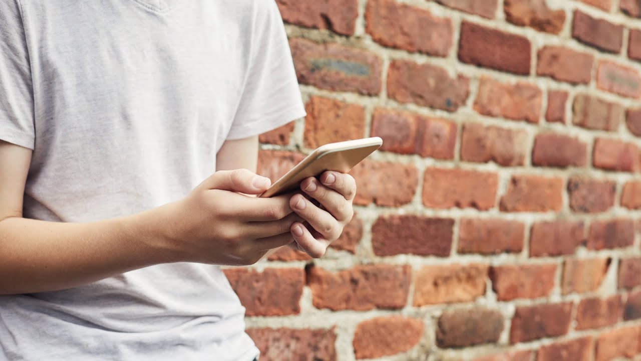 &lsquo;Enormous uptick&rsquo; in new apps downloaded after children social media ban