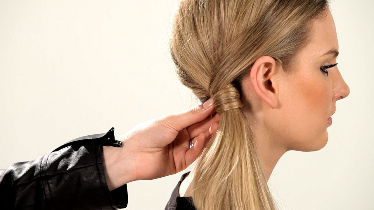 How to Do a Retro Side Ponytail | Braid Tutorials