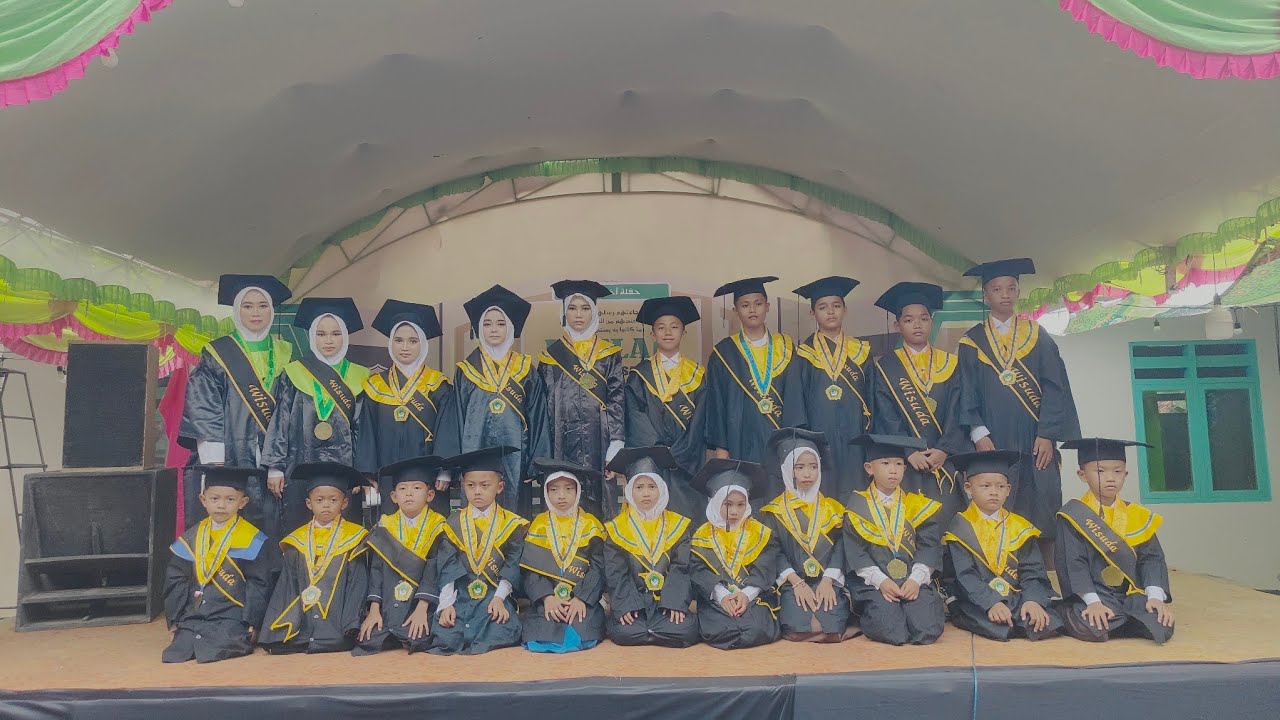 Wisudawan wisudawati yg ke 41 birem cerokkok tambelangan sampang