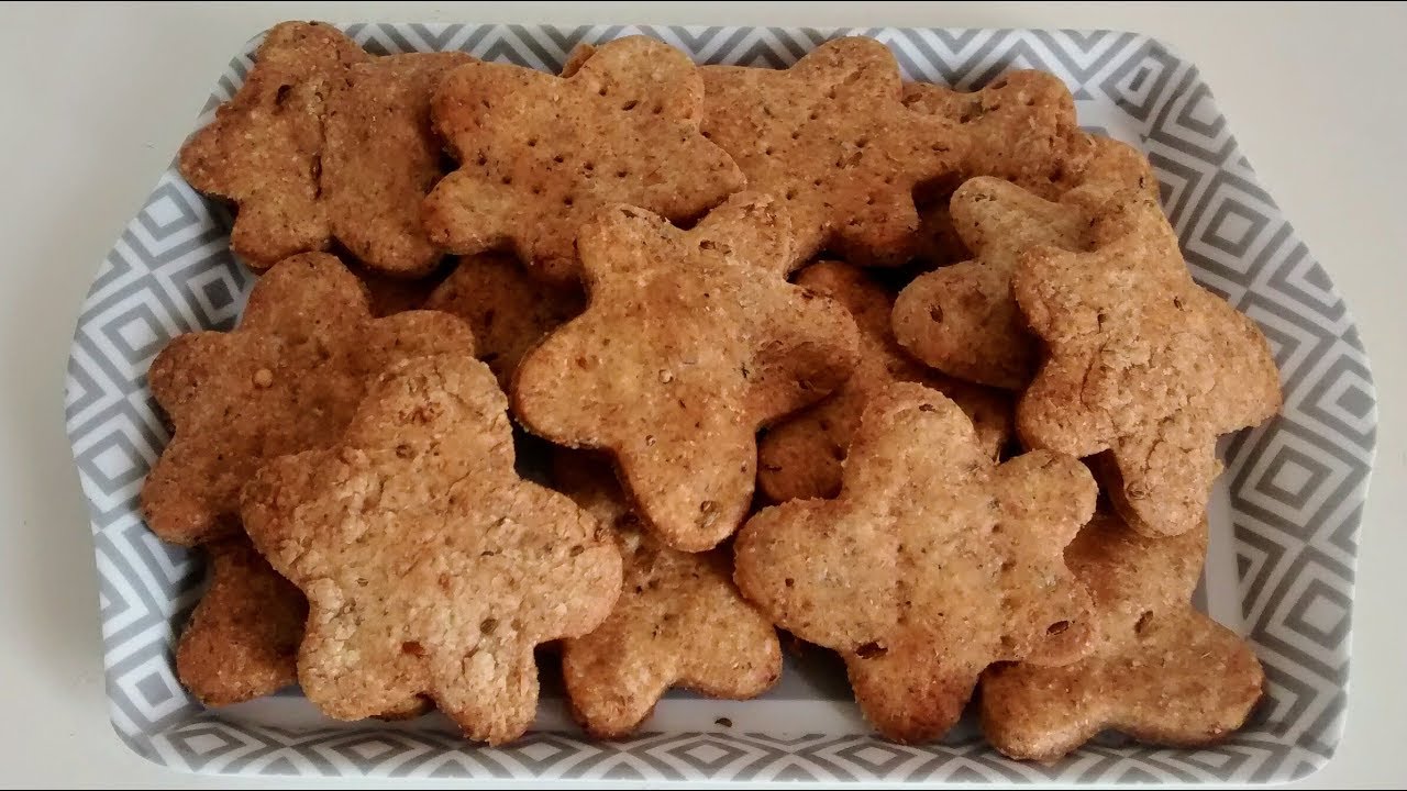Atta ki mathri. Wheat flour cookies.